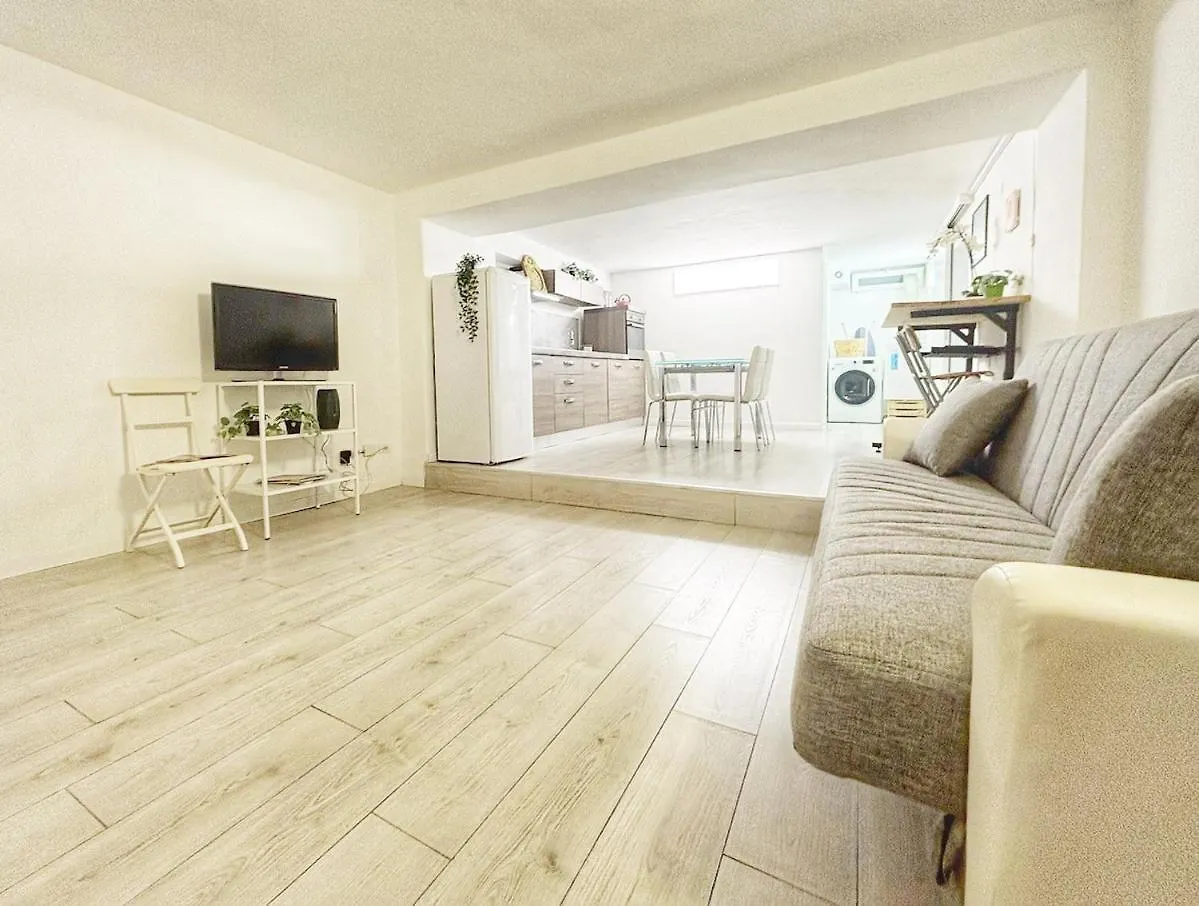 Cozy Basement Apartment Navigli Milán