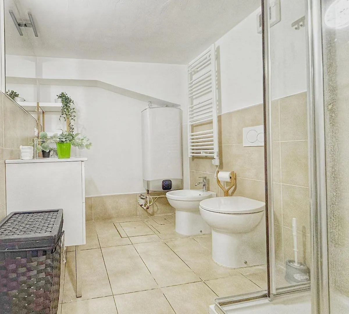 Cozy Basement Apartment Navigli Milán
